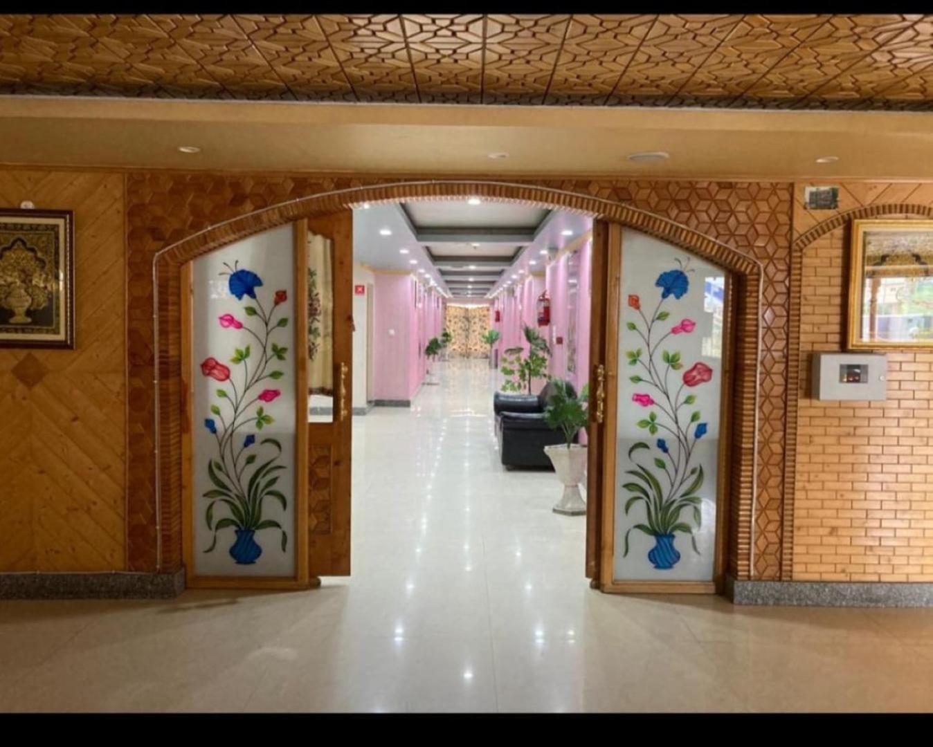Hotel Shefaf Durgjan ภายนอก รูปภาพ