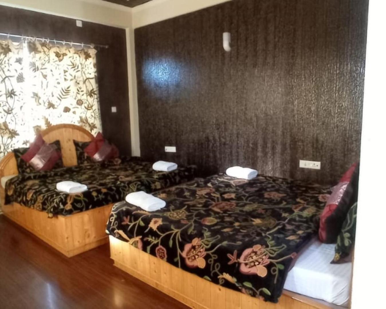 Hotel Shefaf Durgjan ภายนอก รูปภาพ