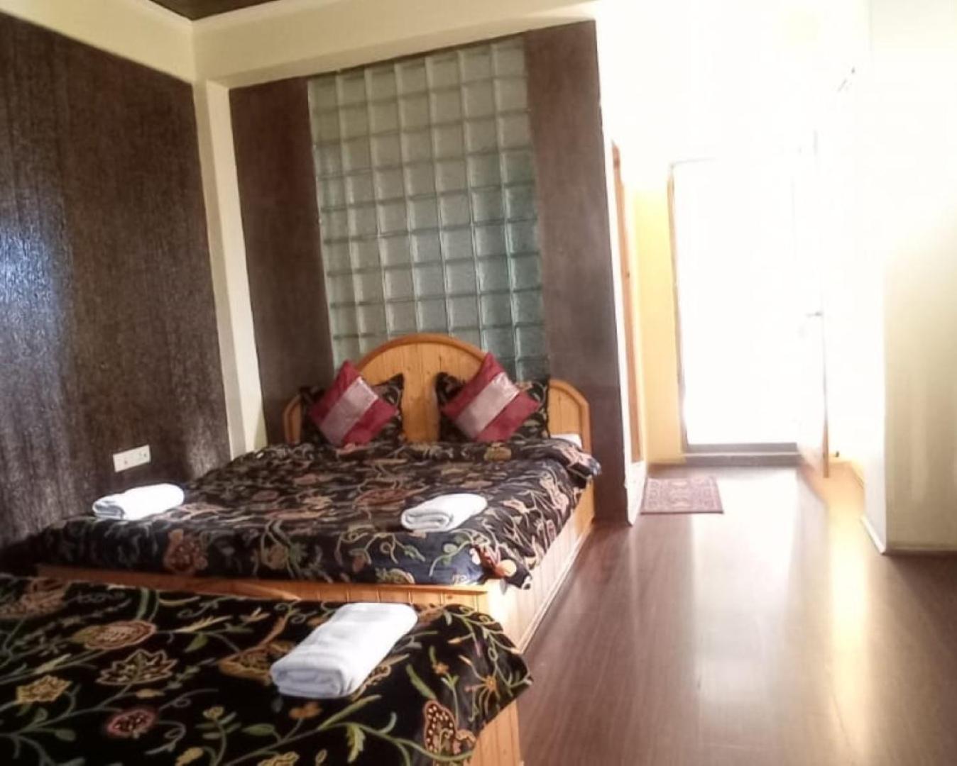 Hotel Shefaf Durgjan ภายนอก รูปภาพ
