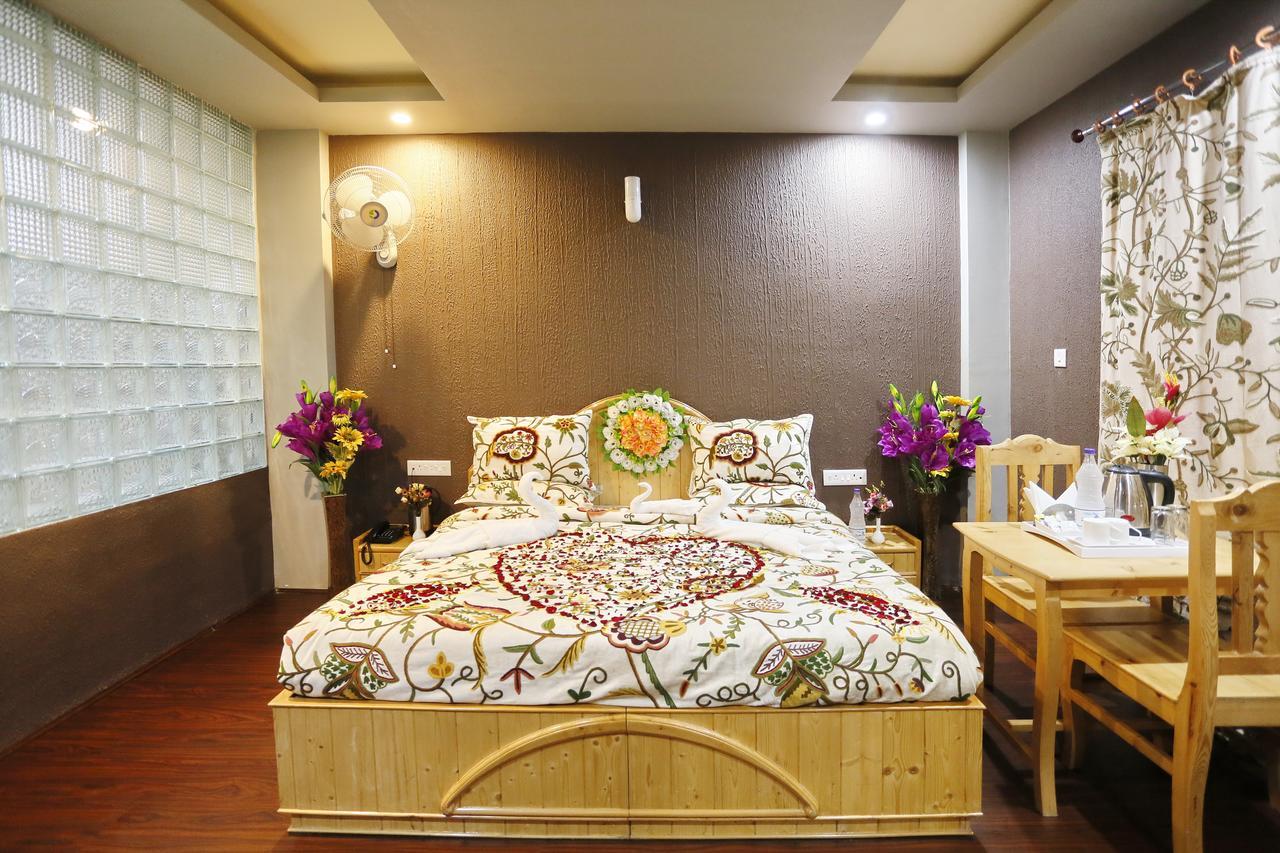 Hotel Shefaf Durgjan ภายนอก รูปภาพ