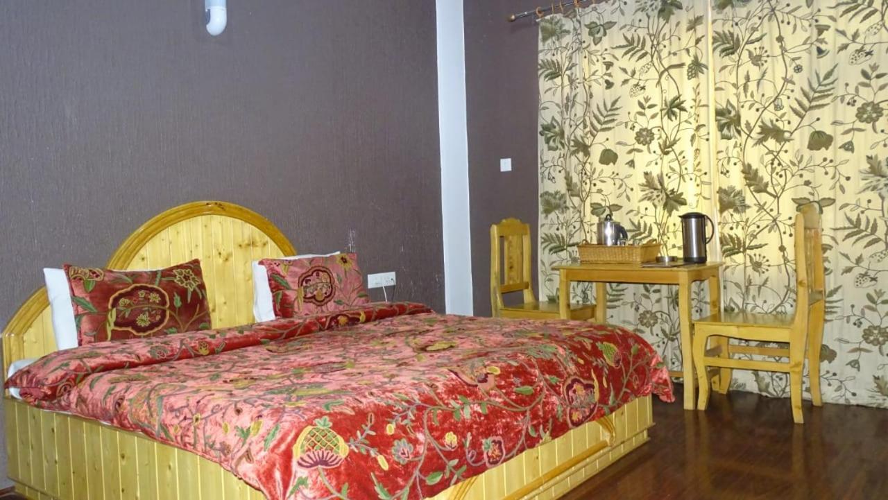Hotel Shefaf Durgjan ภายนอก รูปภาพ