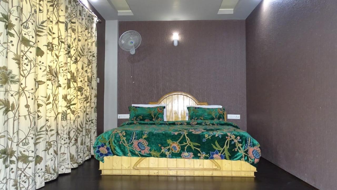 Hotel Shefaf Durgjan ภายนอก รูปภาพ
